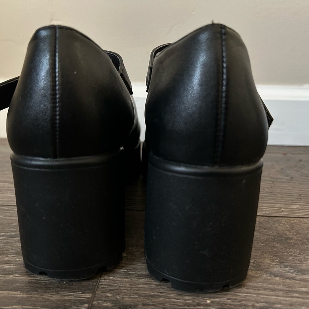 Elegant Black Women's Shoes